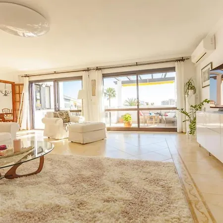 Apartment Luxurious Space For Your Vacation